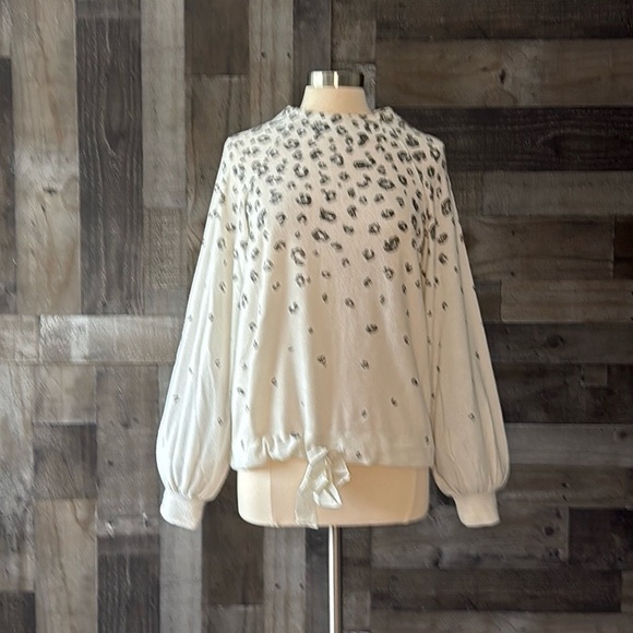 Democracy white sweater medium sparkly gray silver leopard print glam holiday - Picture 12 of 12